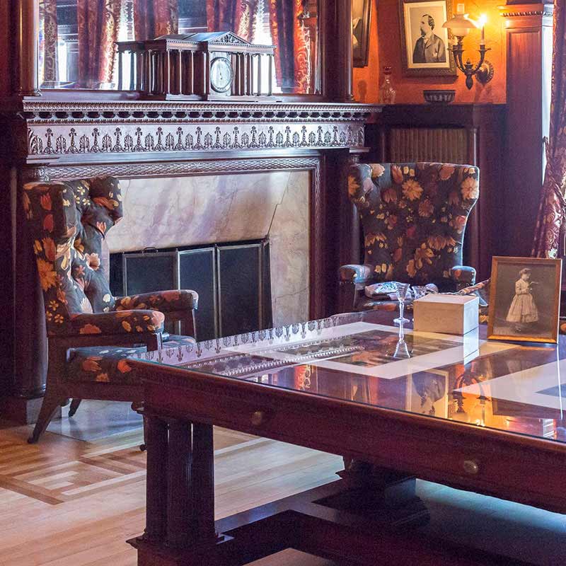 Dining room.