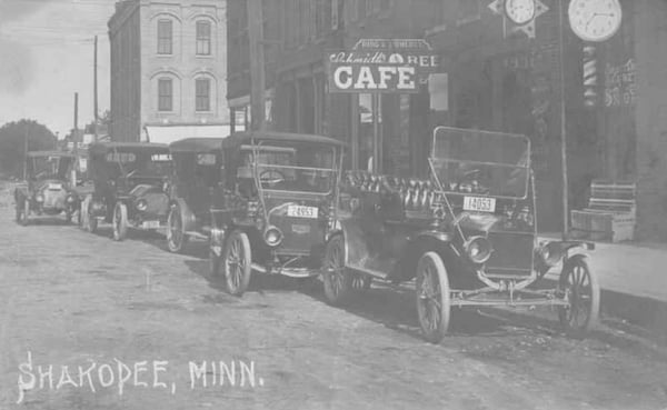 _Shakopee Street Scene with Ring & Doherty Cafe, 1918