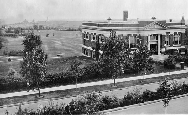 Eveleths Central Park and Library
