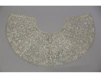 Lace collar