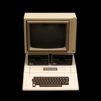 Color image of an Apple II computer, 2010. Photographed by Wikimedia Commons user Rama.