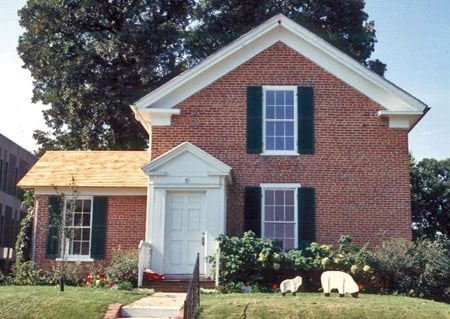 Color image of the Chubb House, 1995.