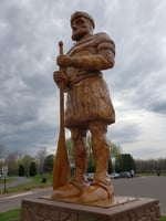 Statue of a voyageur at the St. Louis River in Cloquet, Minnesota, 2018. Photograph by Jon Lurie used with the permission of Jon Lurie.
