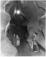 Photo of flirtation walk at Niagara Cave