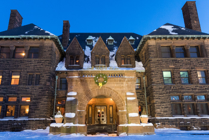 jjh_holiday_700x470_0