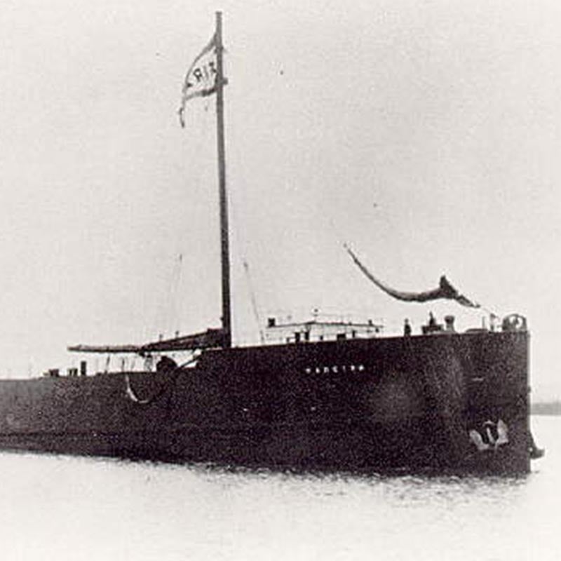 Learn about the Madeira shipwreck, an unpowered schooner-barge from 1905.