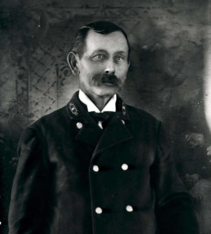 Learn about Orren 'Pete' Young, the first head lighthouse keeper at Split Rock Lighthouse.