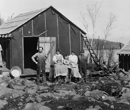Early construction of the Split Rock Lighthouse