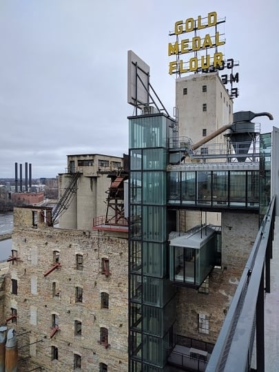 576px-Mill_City_Museum_27_Gold_Medal_Flour_sign