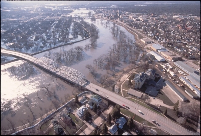 Aerial view of Grand Forks, East Grand Forks, and the flooded Red River.