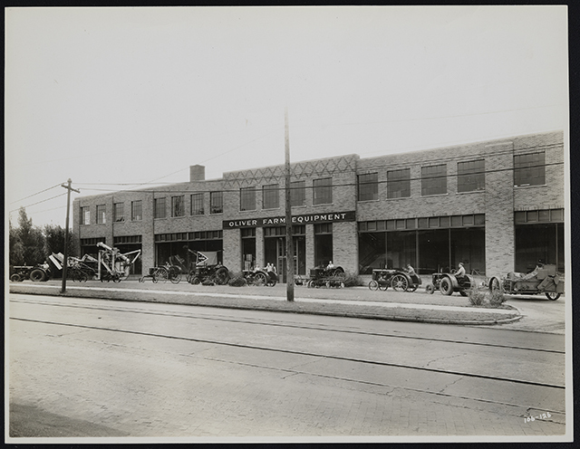 Black and white photograph of Oliver Farm Equipment, 3310 Como Avenue, Minneapolis, 1934.