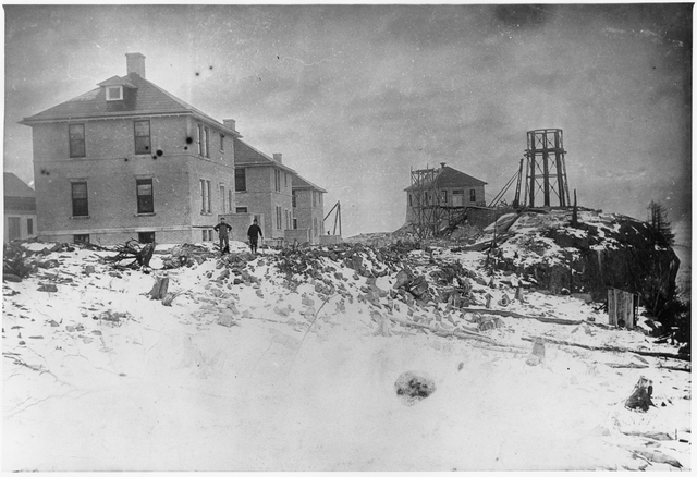 Photograph of Split Rock Lighthouse being built c.1909.