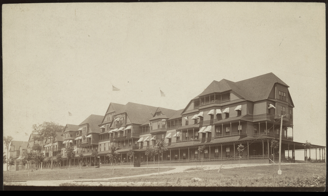 Black-and-white photograph of the Hotel Lafayette, c.1883
