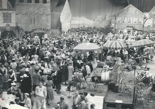 1942 Festival of Nations market