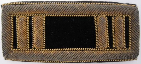 Color image of Captain’s uniform shoulder insignia, worn by Captain Mahlon Black, Second Company of Minnesota Sharpshooters, 1862–1865.