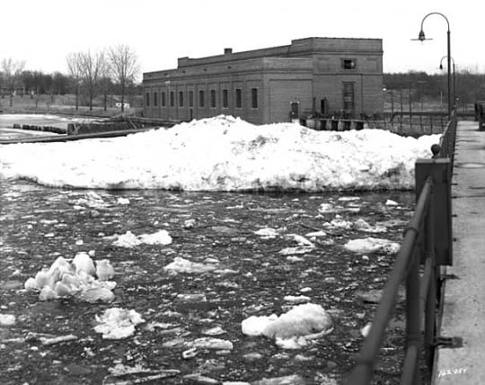 Power plant and dam on the Mississippi River, Coon Rapids