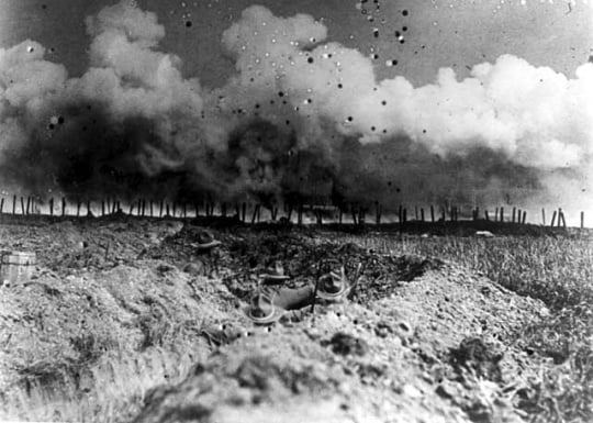 Black and white photograph of mock warfare at the Officers’ Training Camp, Fort Snelling, 1917.