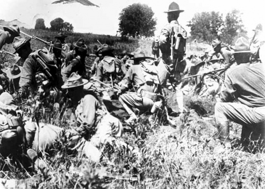 Black and white photograph of candidates in the field at the Officers’ Training Camp, Fort Snelling, 1917.