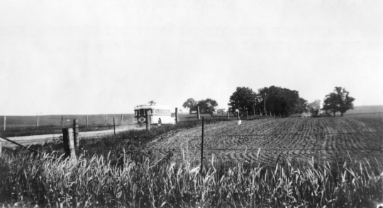 A Jefferson Highway Transportation Company bus on Jefferson Highway south of Farmington
