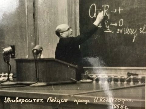 Izaak Kolthoff lecturing in Russia, 1958.