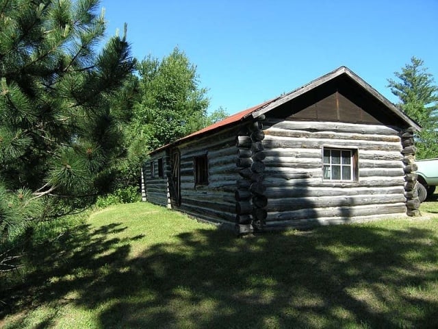 Kettle_Falls_Dam_Keepers_Cabin_NPS-1