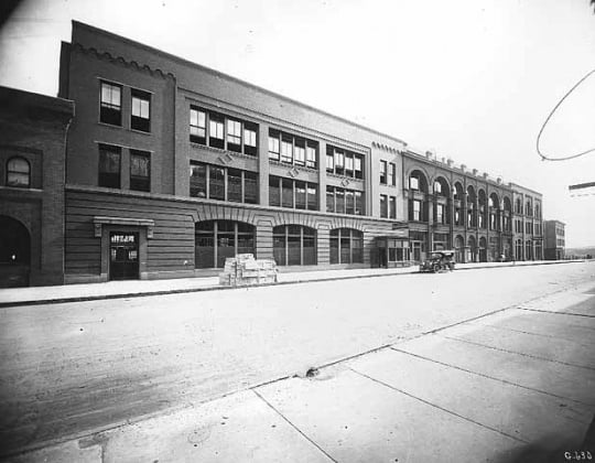 Black and white photograph of West Publishing Company headquarters on West Third Street (later Kellogg Boulevard) in St. Paul, 1915.