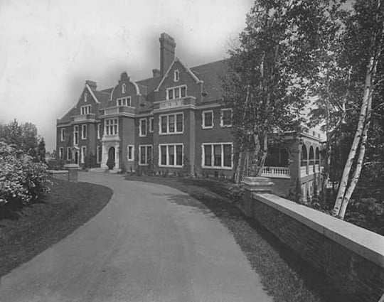 Black and white photograph of Glensheen, c.1930. Clarence Johnston designed the mansion in 1905.