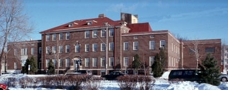 Color image of the Northeast Neighborhood House building, 2001.