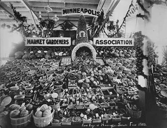 Black and white photograph of Minneapolis Market Gardeners Association Display at the Minnesota State Fair, First Prize Winner, 1905.