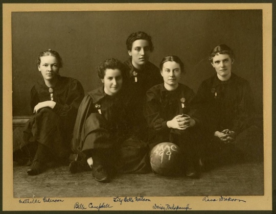 Womens Basketball Team_cropped