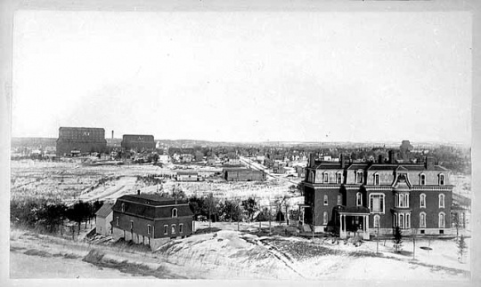 View of Lowry District of Minneapolis Thomas Lowry residence in foreground at H