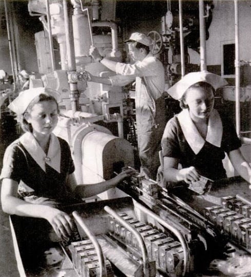 Women working in the Hormel plant in Austin, Minnesota