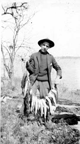 Edward Nichols (1900 - ?). --Photograph(s) (jpeg)