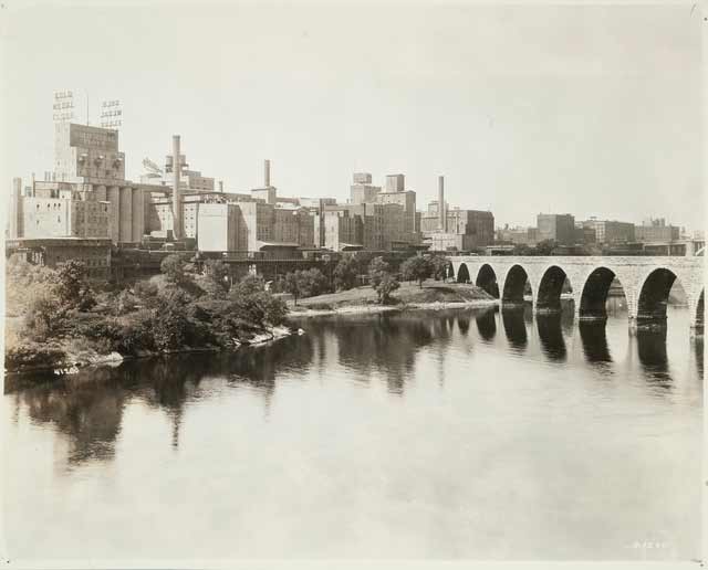 The Minneapolis flour milling district, circa 1920. Source: MNHS Collections.