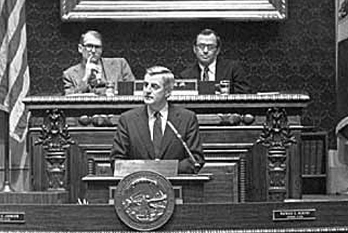 Vice-President Walter Mondale addressing a joint session of the House and Senate; Senator Jack Davies and Representative Harry Sieben Jr. presiding.