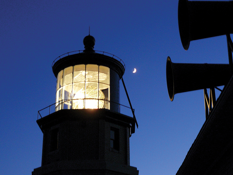 Split Rock Lighthouse at night