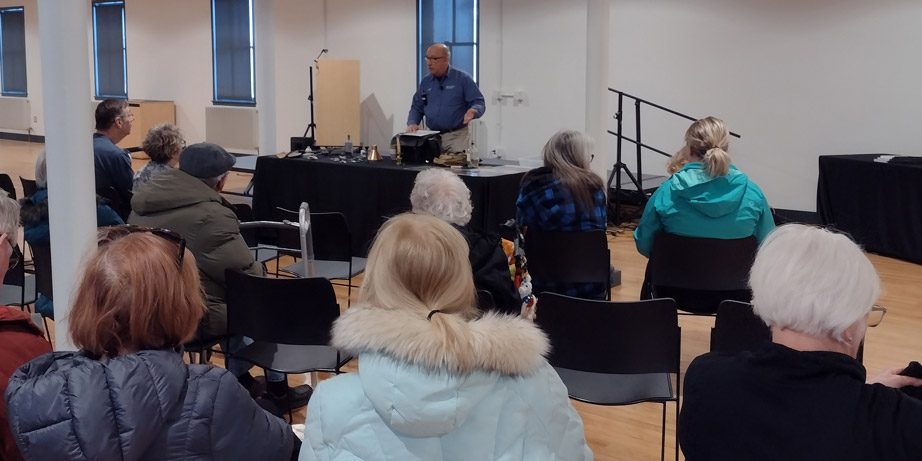 Interpreter leads a talk at Historic Fort Snelling
