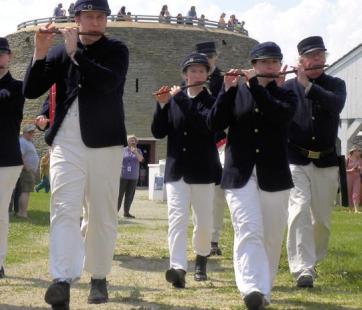 Fife Corps marches at Fort Snelling