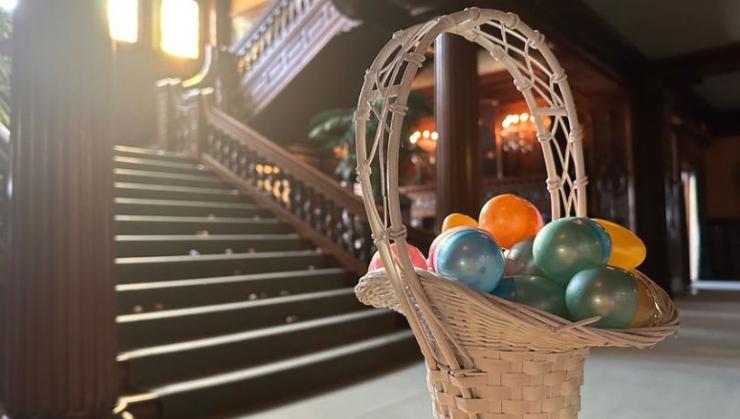 eggs in a basket in James J Hill house