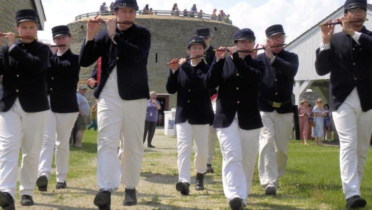 Fife Corps marches at Fort Snelling